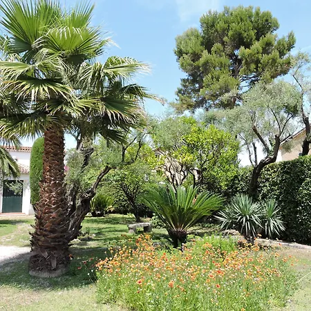 Hotel Mas Djoliba 3*