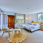 Hotel Mas Djoliba 3*
