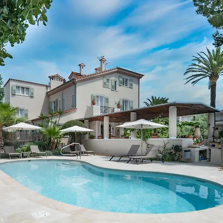 Mas Djoliba Hotell 3*